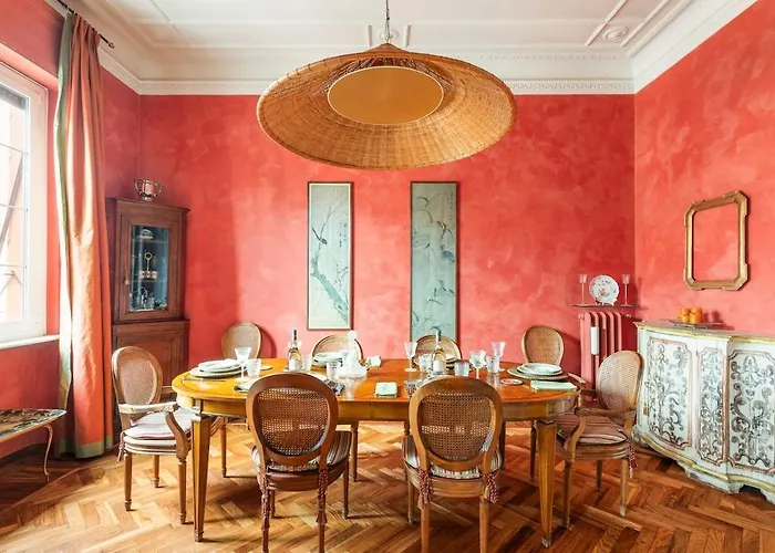 Casa Augusta, A Burghesius Rome
